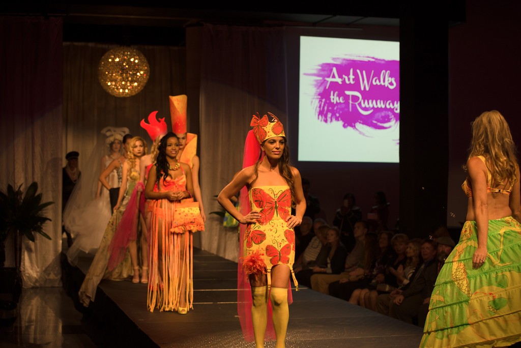 Finale Walk Glow